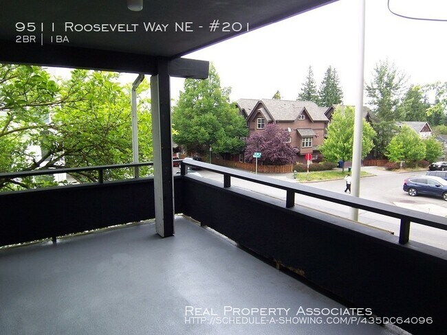 Building Photo - Apartment in Maple Leaf