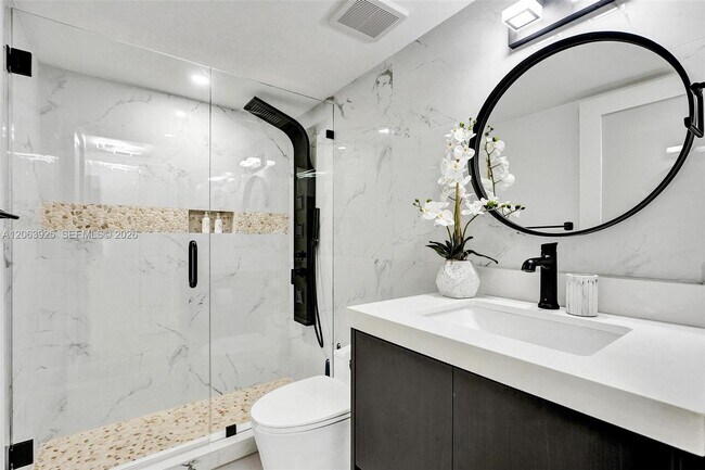 Building Photo - 2751 S Ocean Dr