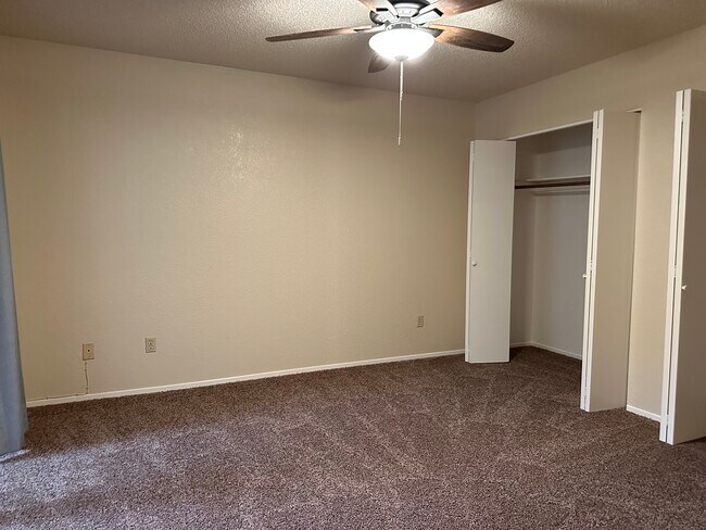 Building Photo - 3613 Almeria Dr