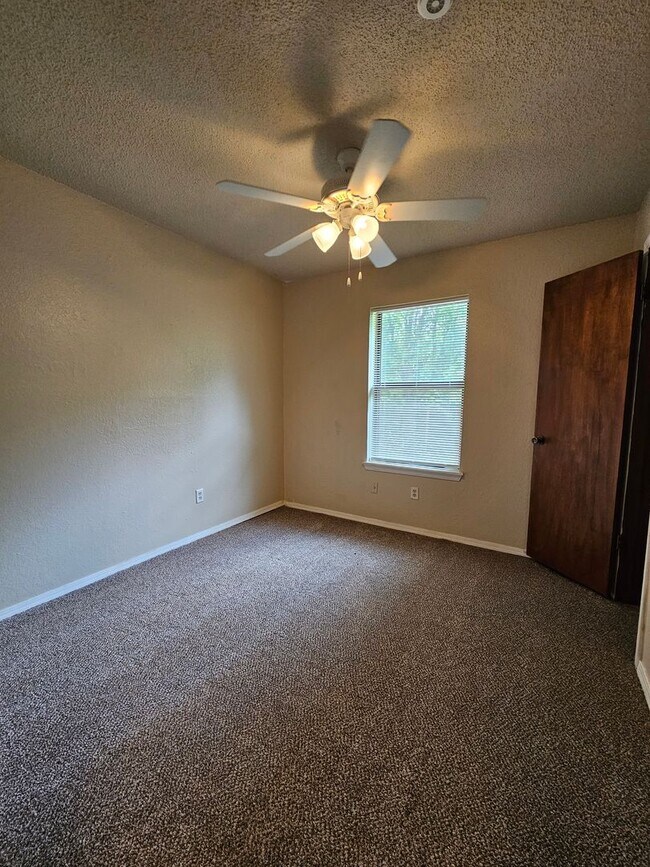 Building Photo - 3413 Pathway Cir