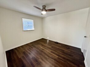 Building Photo - 2 Bedroom Madison Duplex w/ Fenced Yard $1300