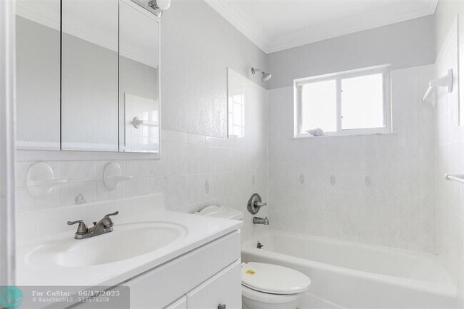 Building Photo - 10291 Eastport Ct