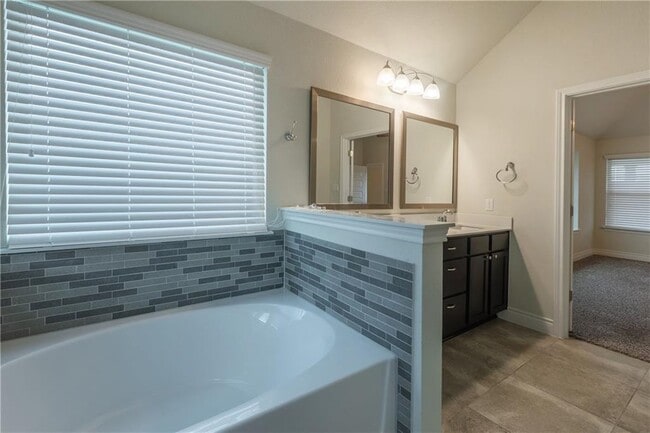 Building Photo - 124 Crooked Trail