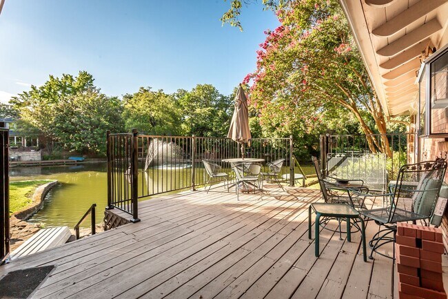 Building Photo - Lakewood Retreat with Stunning Blue Fair Lake Views