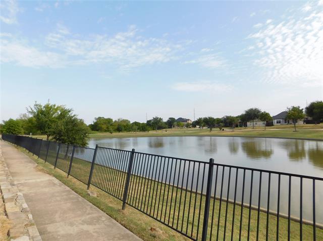 Building Photo - 14904 Riverside Dr