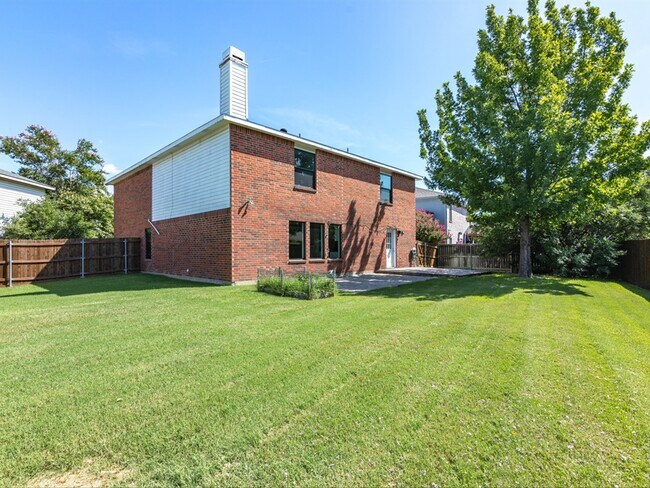 Building Photo - 5304 Los Altos Rd