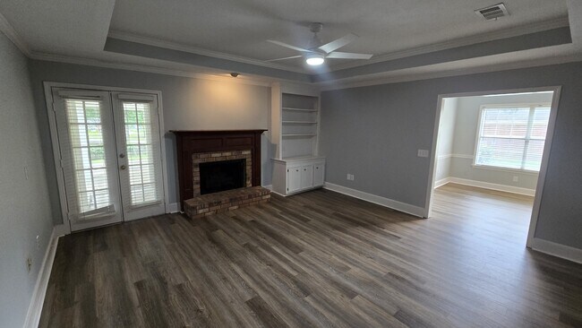Building Photo - 405 Brentwood Dr