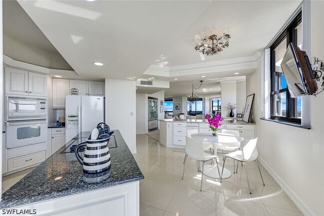 Building Photo - 6001 Pelican Bay Blvd