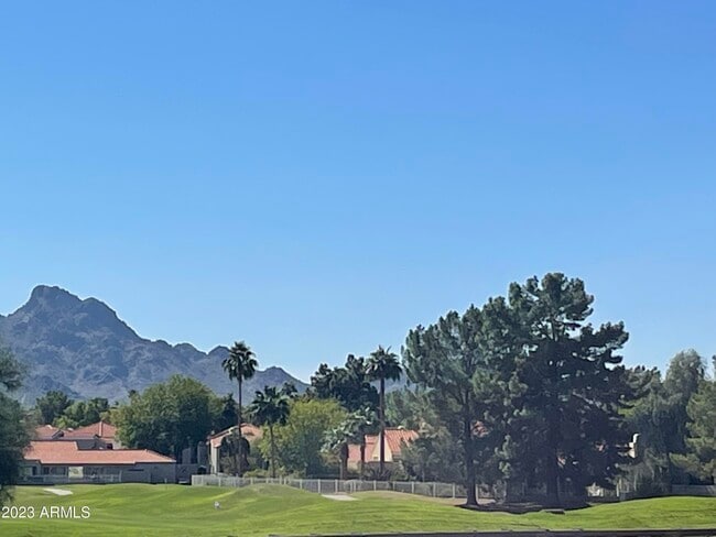 Building Photo - 4150 E Cactus Rd