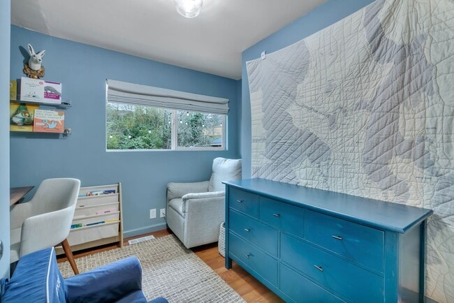 Building Photo - Renovated 5-Bedroom Home on Cul-de-Sac with Park Views & Stunning Outdoor Living