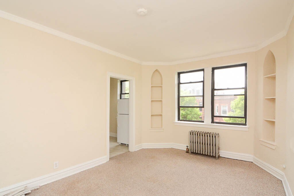 Building Photo - 4842 N Damen Ave