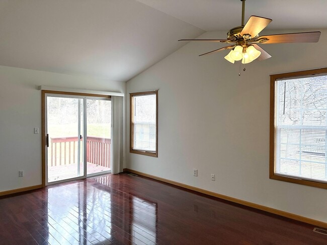 Building Photo - 482 Fox Ln