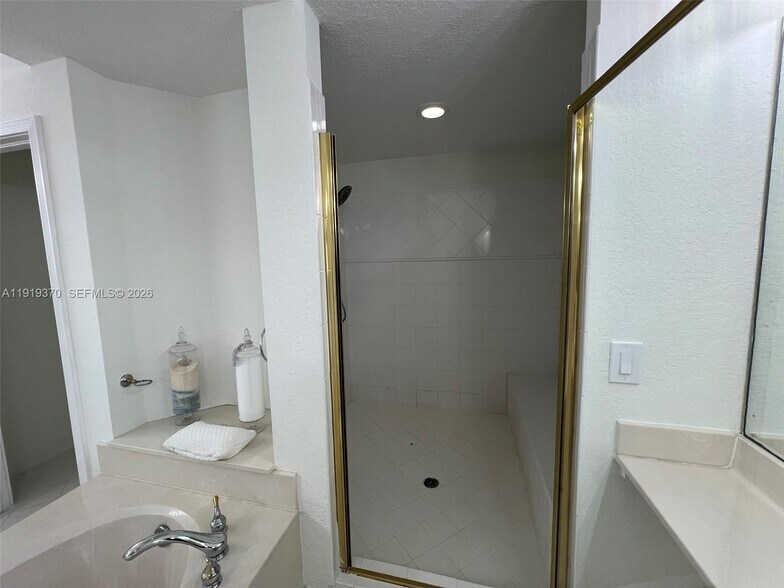 Building Photo - 10720 NW 66th St