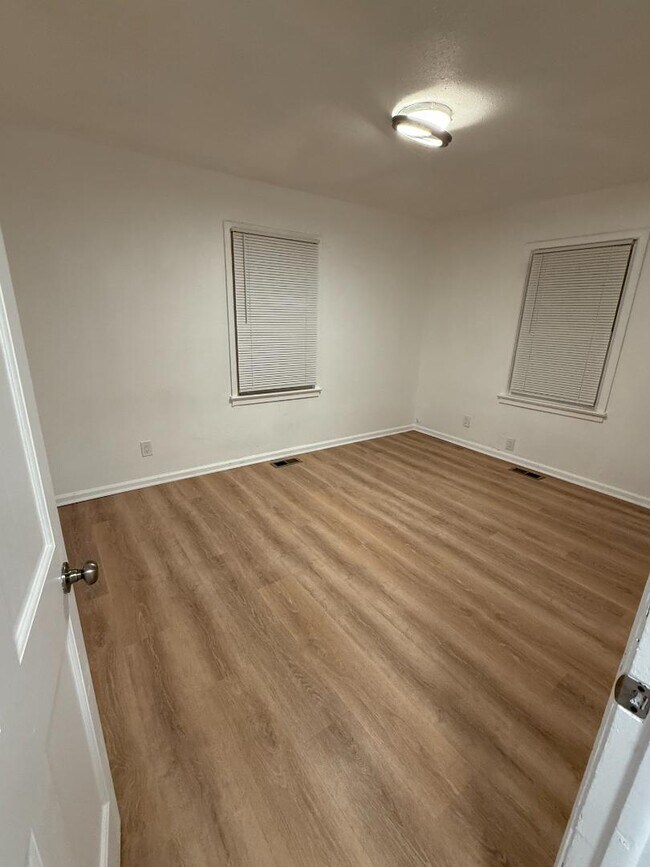 Building Photo - 2607 N Madison Ave