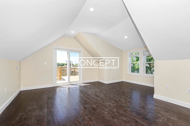 Building Photo - 68 Stanley Ave