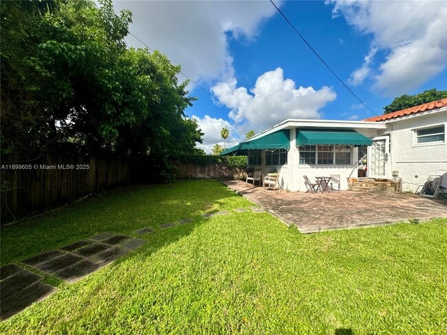 Building Photo - 5760 SW 10th St