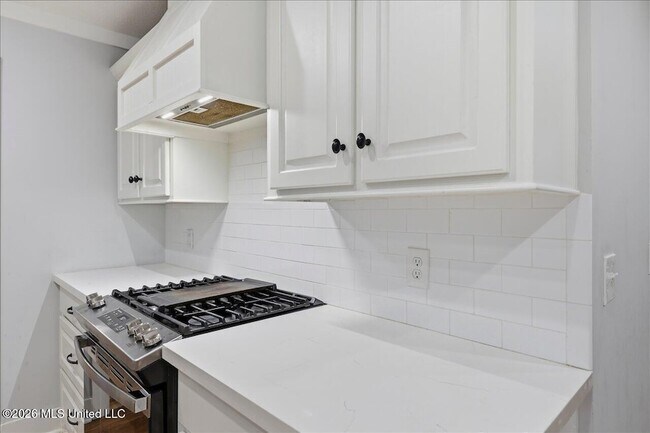 Building Photo - 117 McCree Dr