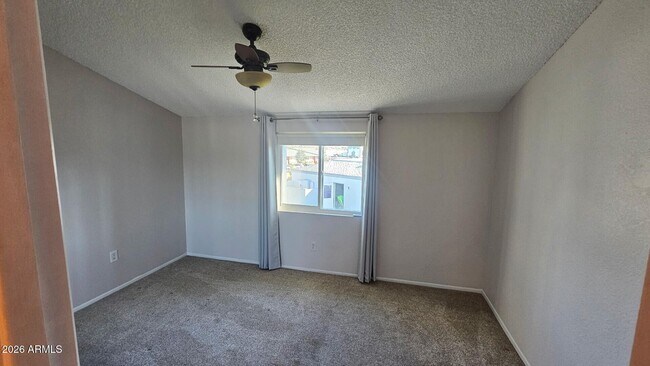 Building Photo - 7550 N 12th St