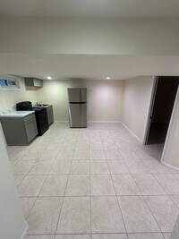 Building Photo - 632 Maury Ave