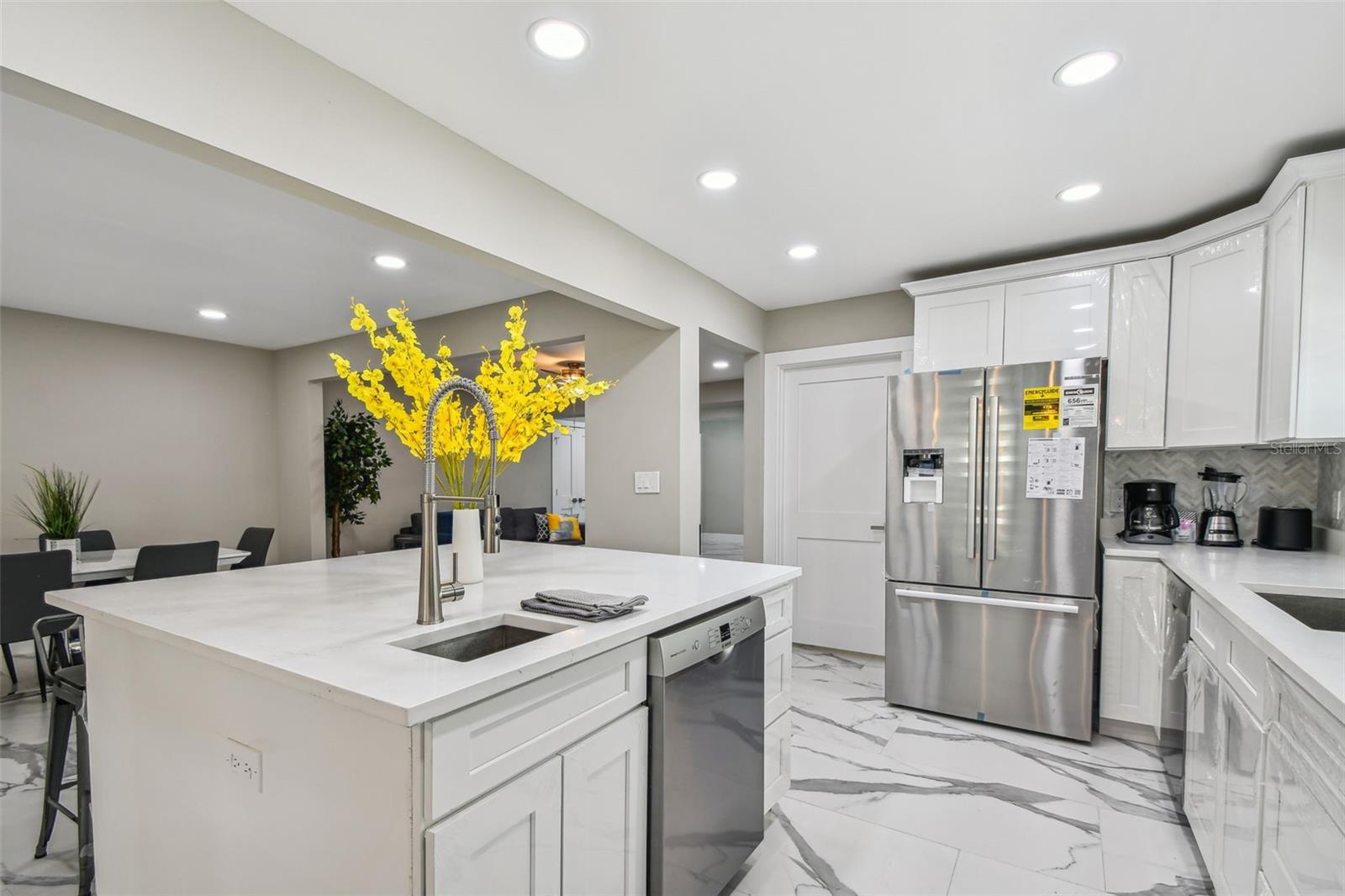 Building Photo - 2042 Craft Ln