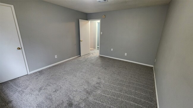 Building Photo - 7800 Summer Pl Dr