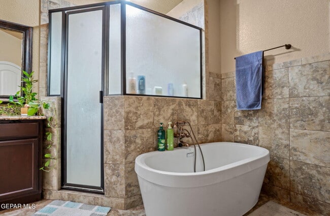 Building Photo - 3845 Tierra Campa Dr