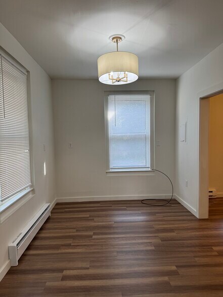 Building Photo - 440 B Aly