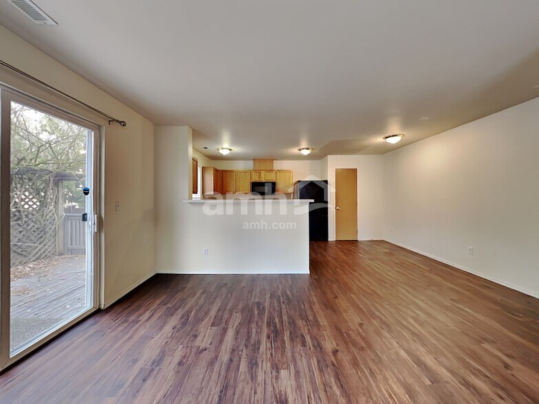 Building Photo - 12807 159th St E