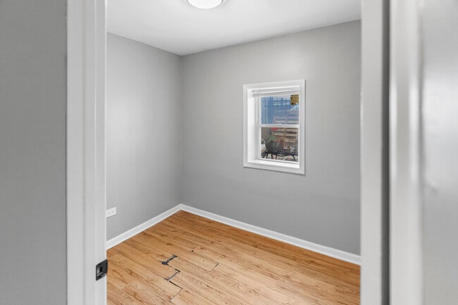Building Photo - 3336 W Potomac Ave