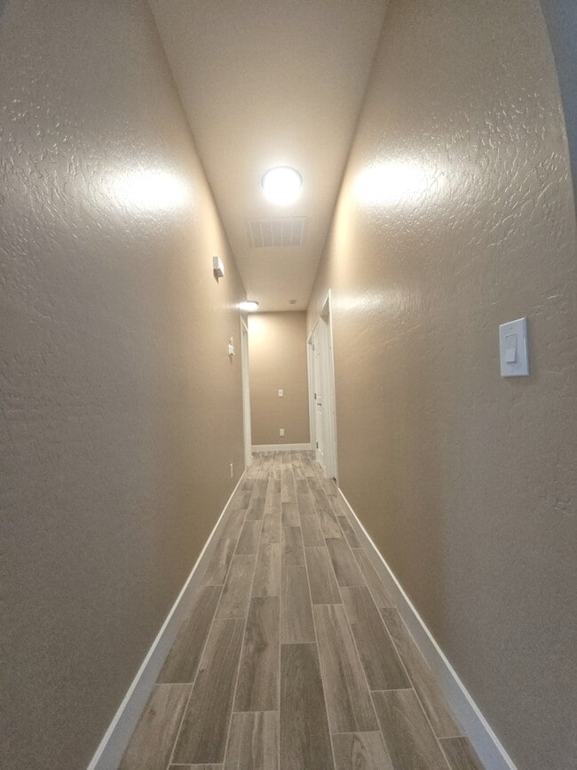 Building Photo - Newly Renovated 3 bed 2 bath home in San Tan Valley