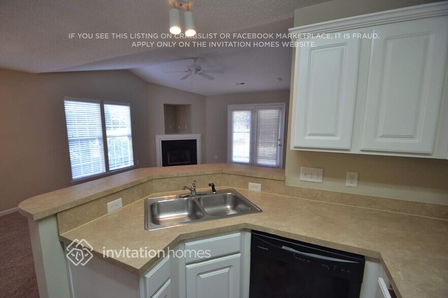 Building Photo - 5123 Silabert Ave