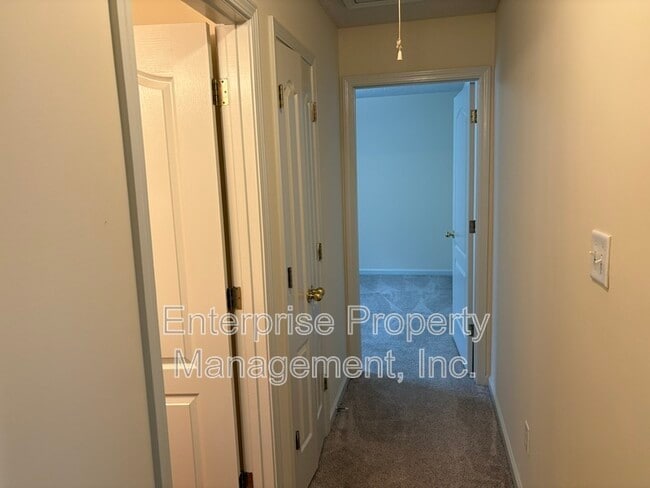 Building Photo - 10127 Cross Valley Dr