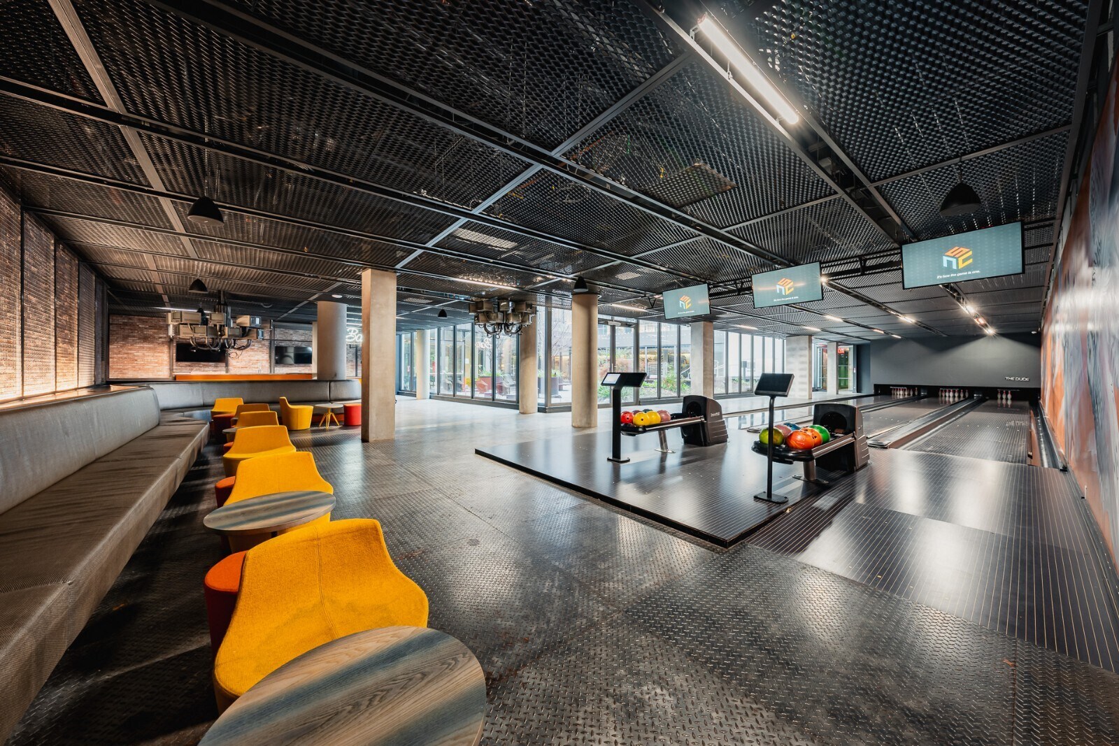 Building Photo - 123 Melrose St