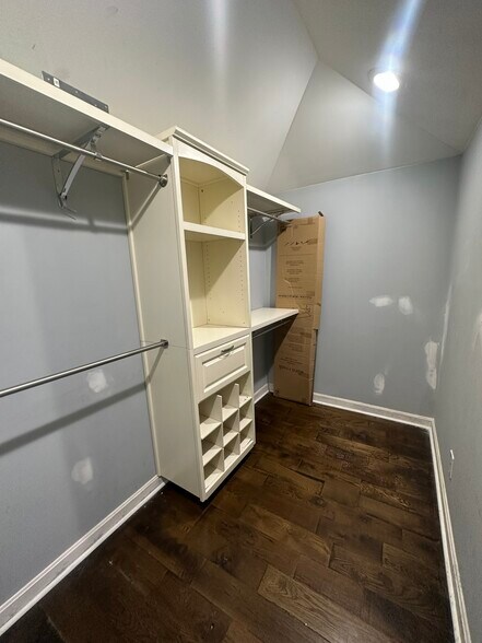 Building Photo - 65 Edgar St