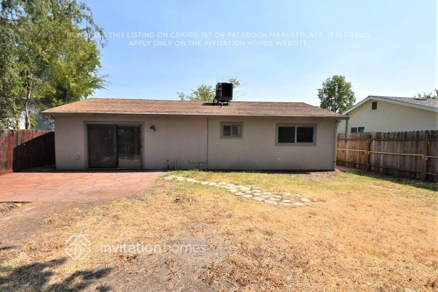 Building Photo - 6165 Carl Sandburg Cir