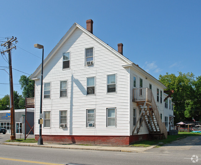 Building Photo - 951 Main St