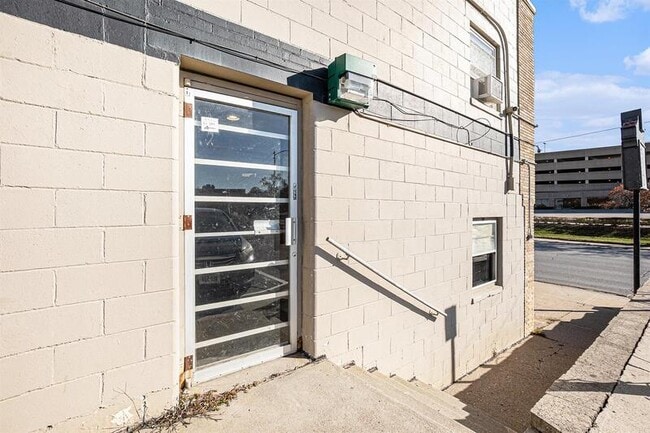 Building Photo - 3512 Dodge St