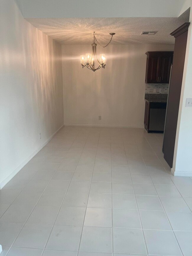 Building Photo - 1450 Hawthorne Pl