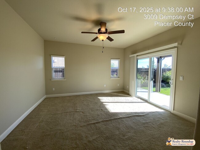 Building Photo - Pristinely Maintained Roseville Home with ...