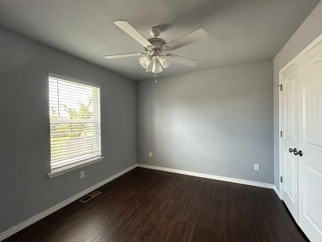 Building Photo - Move-In Special: New Residents Enjoy $250 Off First Month's Rent ?