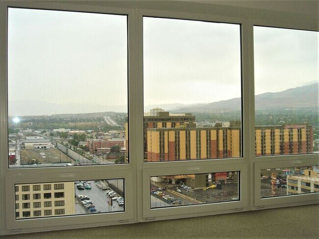 Building Photo - At the Montage!!! 1 bedroom 1 bath luxury ...
