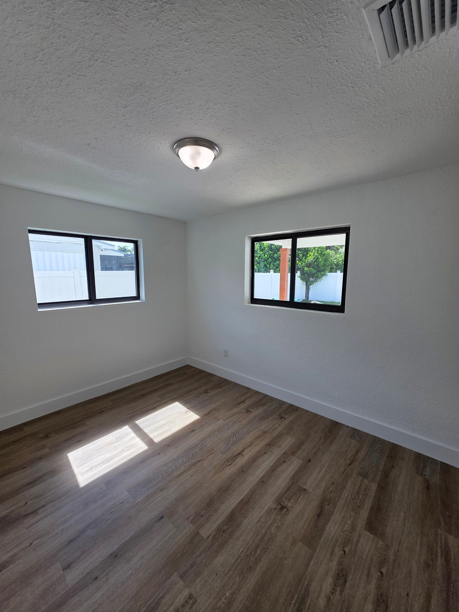 Building Photo - 9020 SW 198th Ter
