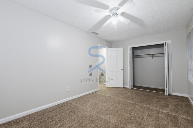 Building Photo - Move in before October 31st and choose you...