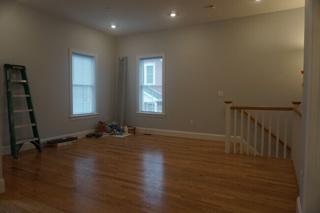 Building Photo - $3,850 Renovated 3BR Near Boston College | Parking Included | Updated Kitchen & Bath