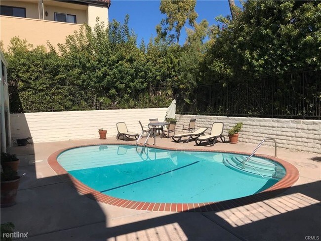 Building Photo - 2337 Palos Verdes Dr W