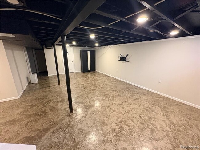 Building Photo - 1341 Catalpa Dr
