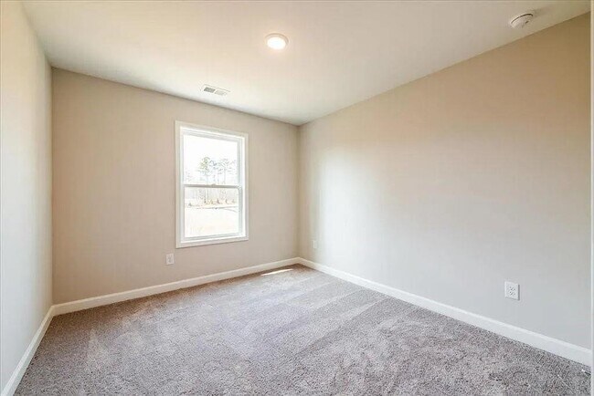 Building Photo - 121 Priestwood Ln