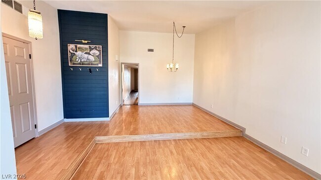 Building Photo - 2783 Carnation Ln