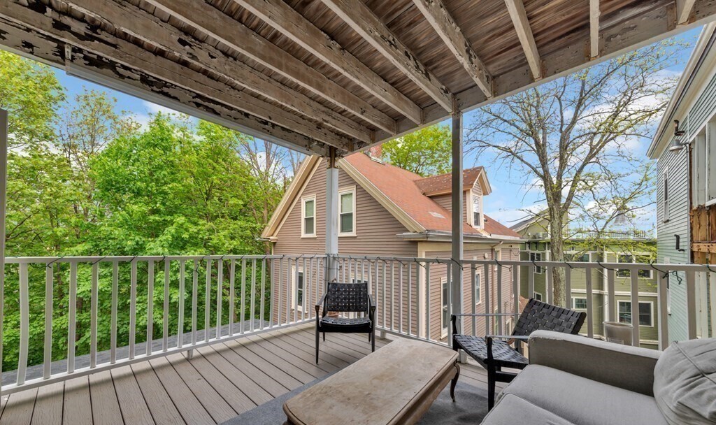 Building Photo - 228 Calumet St