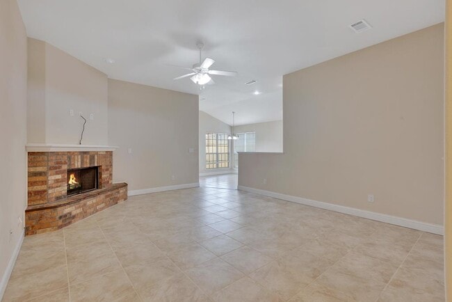 Building Photo - 409 E 97th St